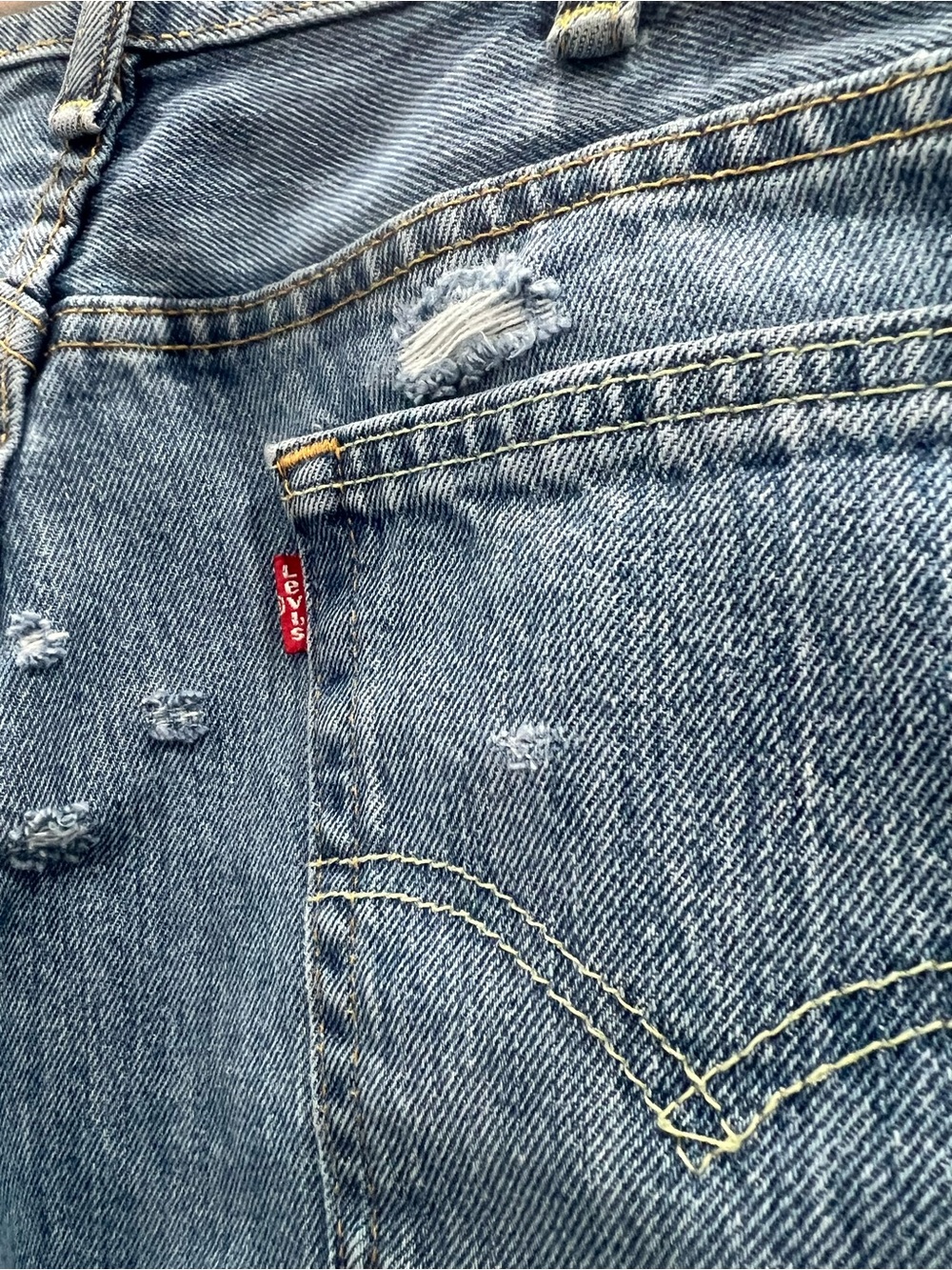 Women's Levi’s Light Blue Distressed Patch Jeans Creator of the jeans IAMMI - Picture 6 of 16